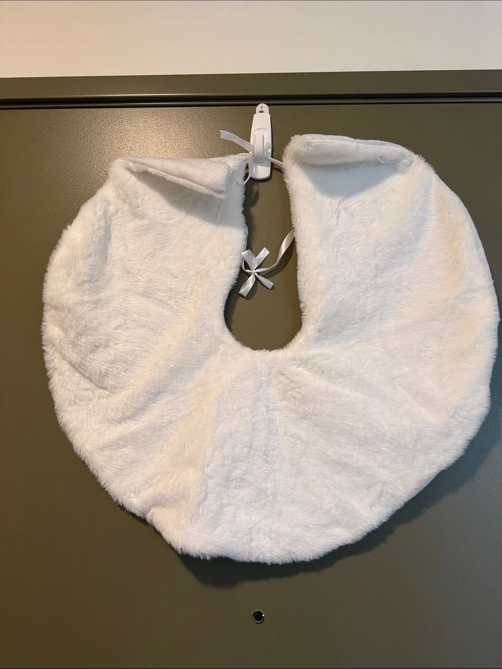 Plush White Holiday Tree Collar with Tie Closure